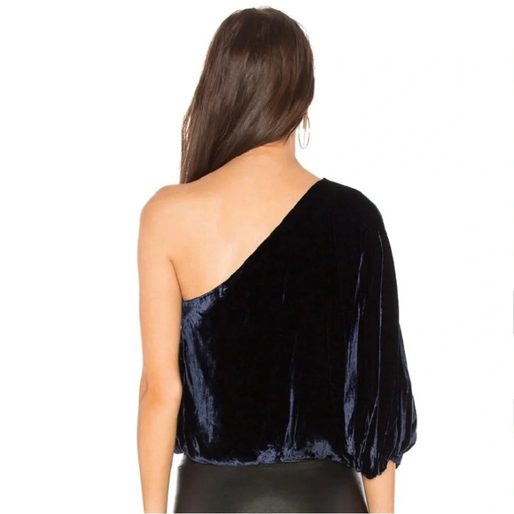 ALICE + OLIVIA • SAPPHIRE BLUE ONE-SHOULDER VELVET TOP - Picture 3 of 11